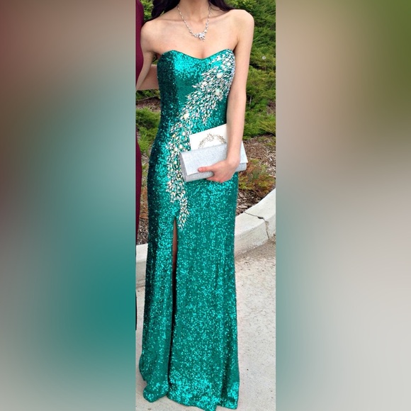 Tony Bowls Vibrant Green Sequin Prom Dress - Picture 6 of 9